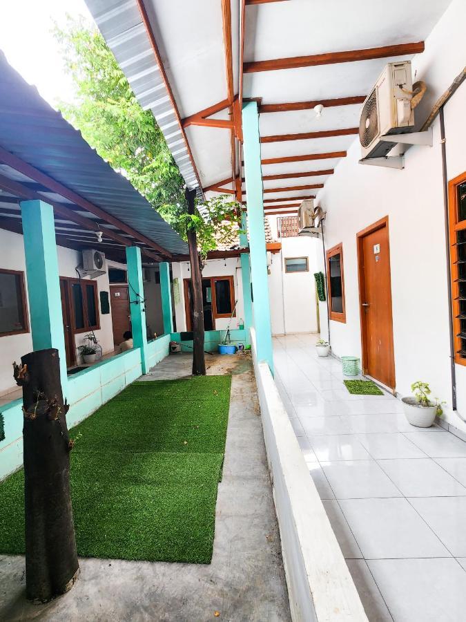 Homey Guesthouse Kertajaya Surabaya Exterior photo